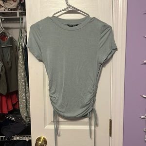 Green cinch side shirt sleeve shirt